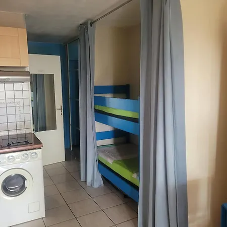 Apartman Front De *